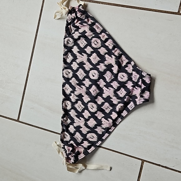 💸SOLD💸 Louis Vuitton LV Monogram Bikini Swimsuit [size 36] - Picture 2 of 11